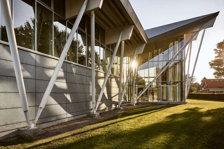 Vereine versammeln sich hinter einer Stahlfassade mit Charakter, Ringsted Sportscenter, Tværalle 8, 4100 Ringsted, Dänemark